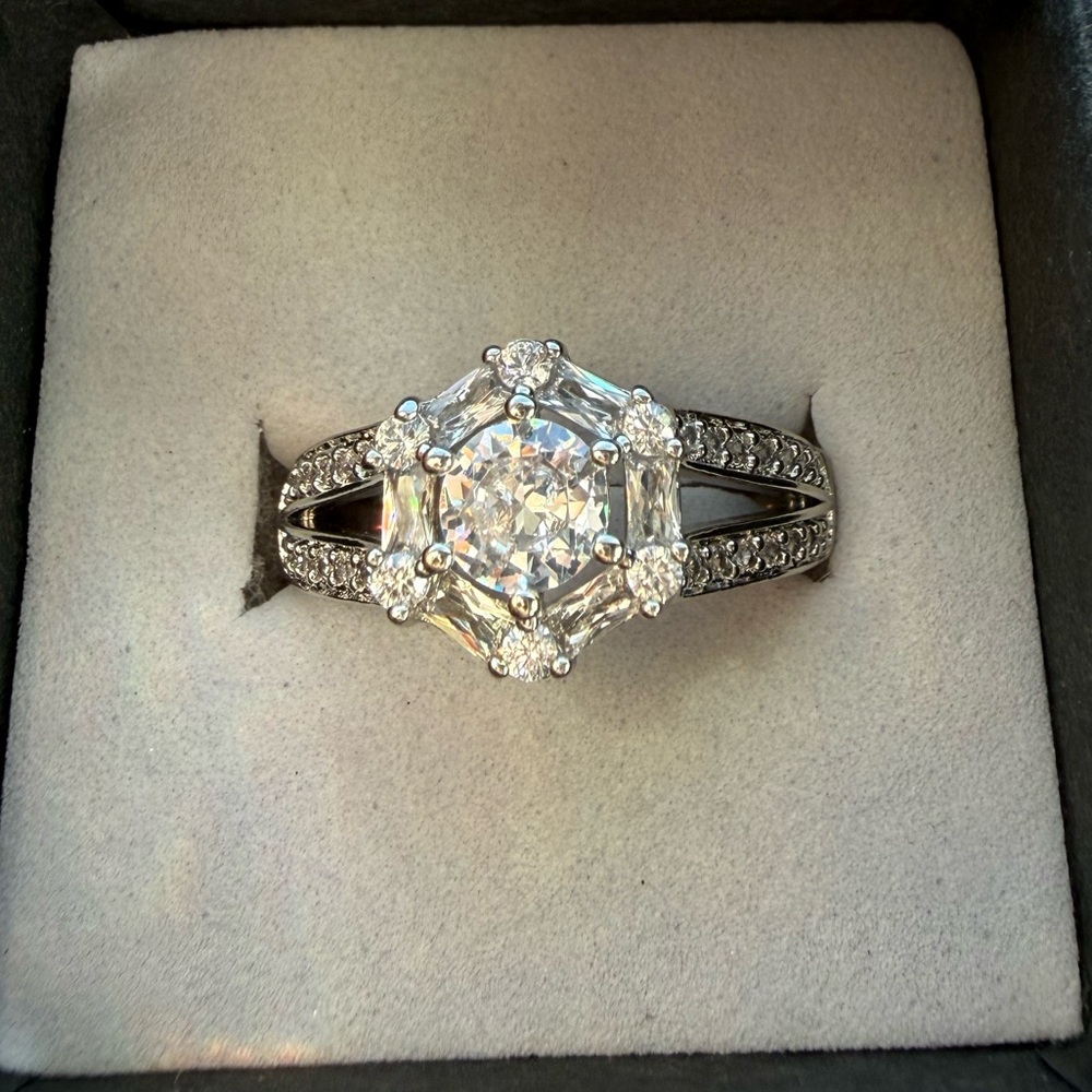 NWT Pretty Bird Jewelry White Gold Plated baguette & round cz halo ring